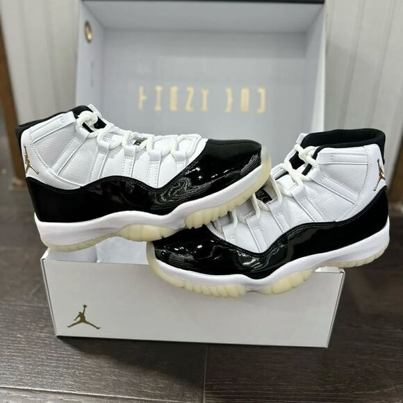 Release Date Defining Moment 11s AIR JORDAN 11 RETRO GRATITUDE - Main Image